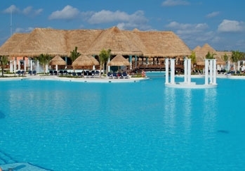 Grand Palladium Colonial Resort & Spa