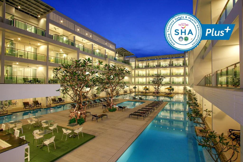 The Old Phuket - Karon Beach Resort