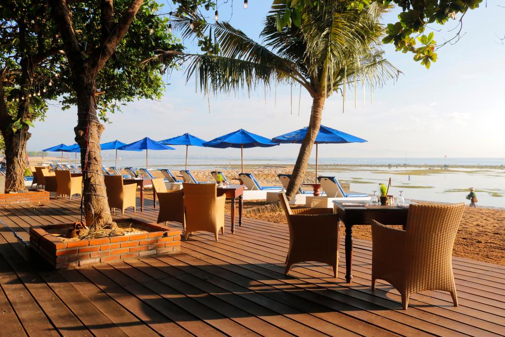 Inna Sindhu Beach Hotel & Resort