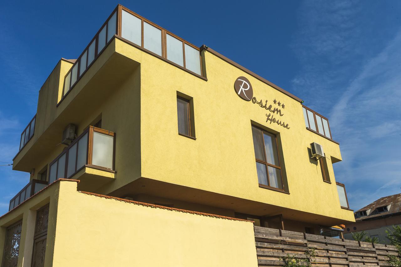 Pensiune Rosiem House