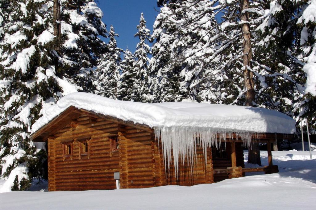 Villas Yagoda and Malina