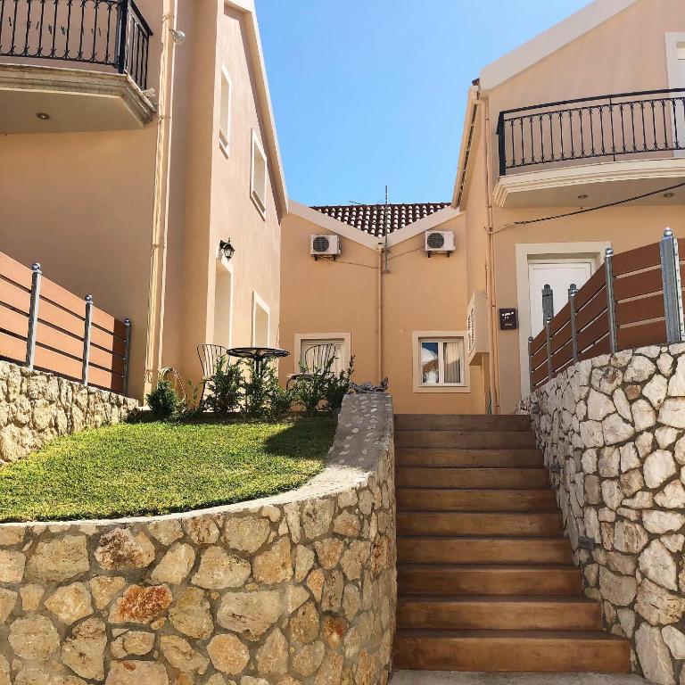 Helianthus Apartments